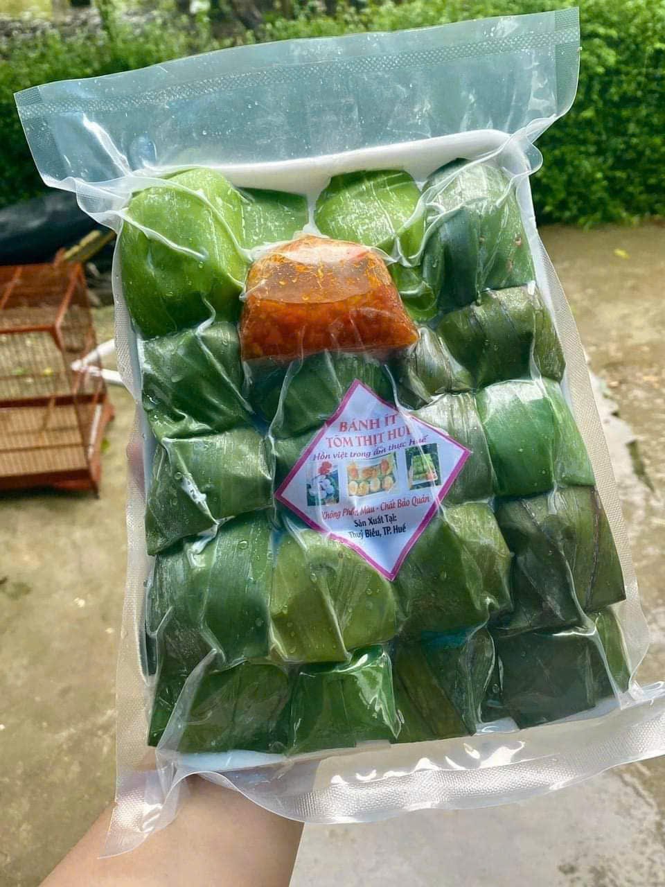 Bánh ít tôm thịt Huế
